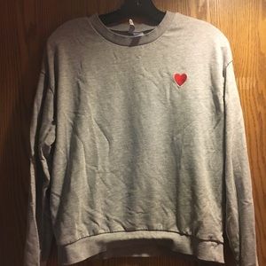 Women’s gray long sleeved t shirt